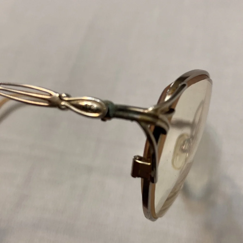 Vintage Eyeglasses Case & Wire Rim Bi-focal Glasses - Flip Top With Mirror -EUC